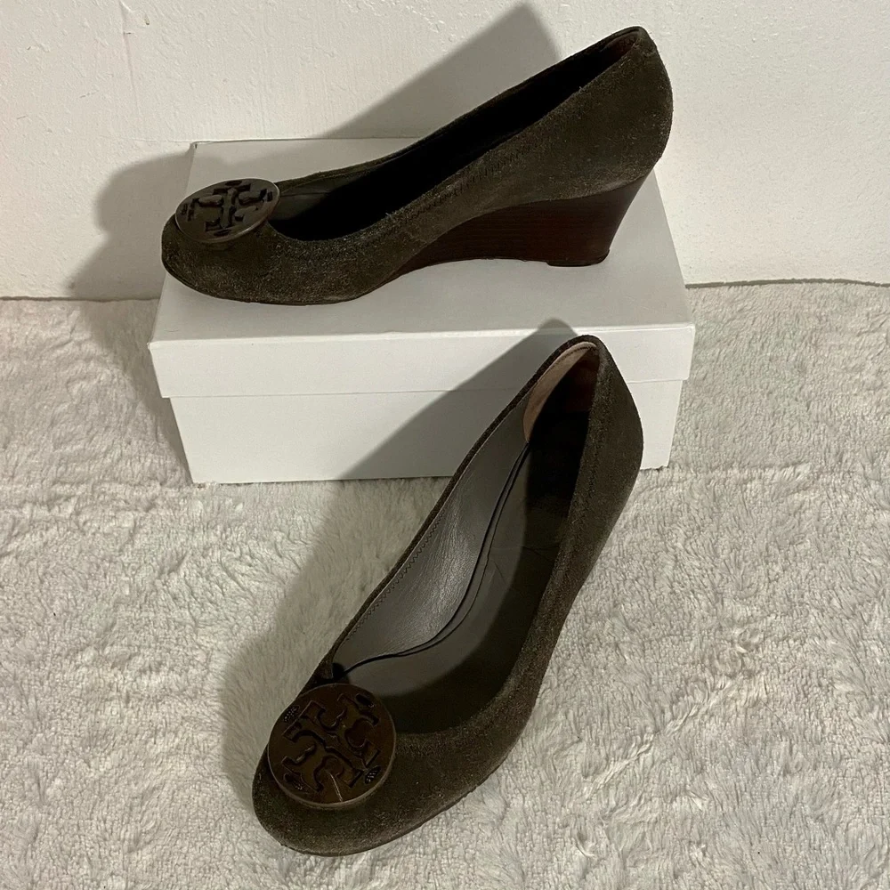 Tory Burch Sally Spilt Suede Wedge Heels Women’s Size 10M Elephant Gray